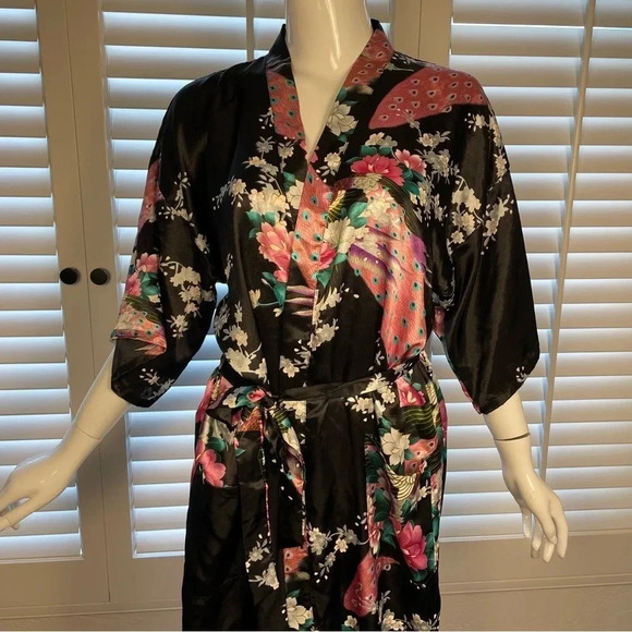 Vintage Satin Robe Black With Peacock One Size Pink Light Blue Green - Picture 6 of 9